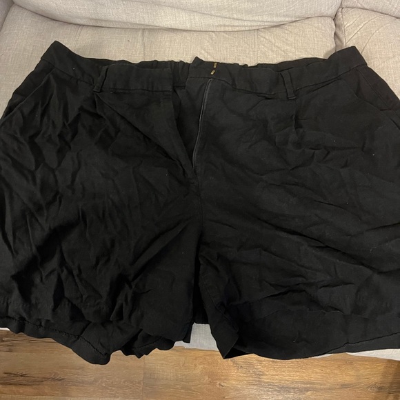 Women’s old navy black shorts - Picture 1 of 1